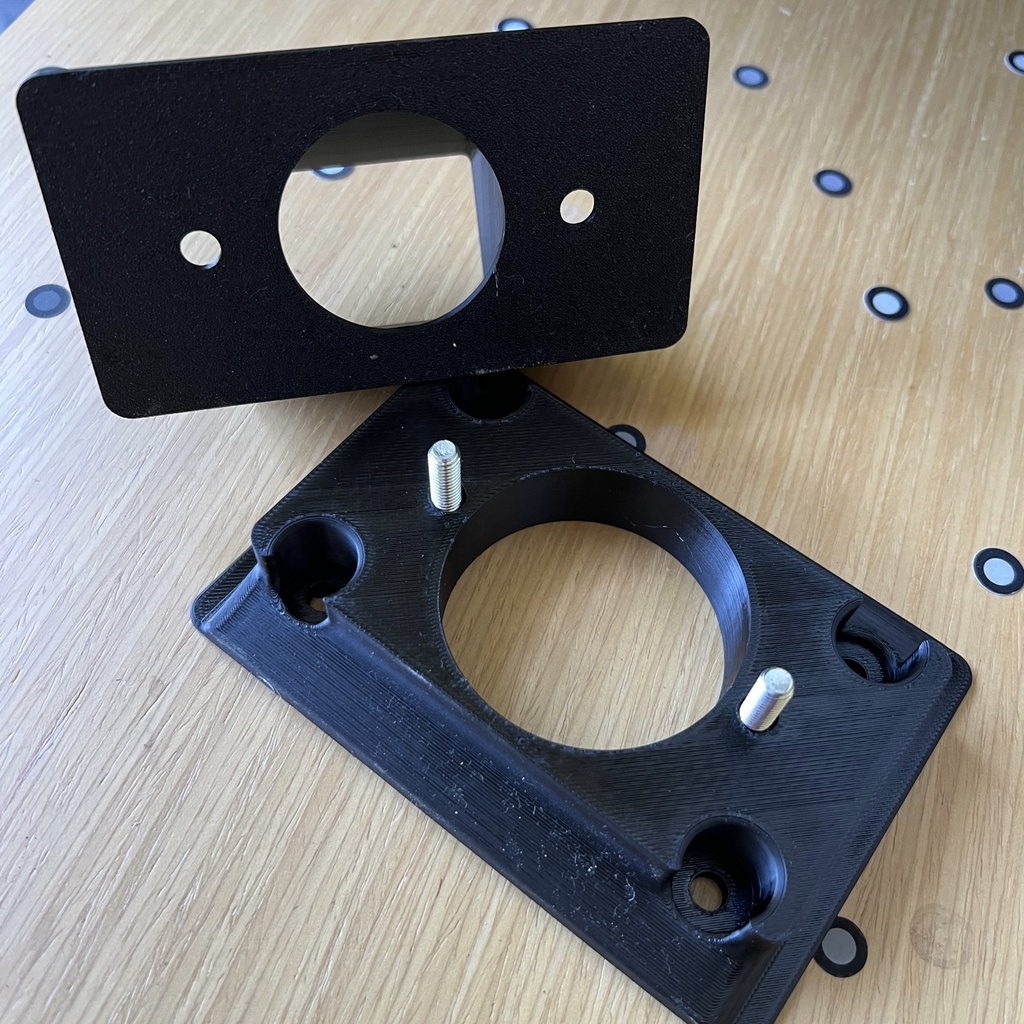 R33 Ashtray 3x5 Keypad Holder