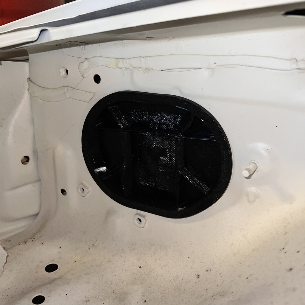 R32 RH Front Chassis Blanking Grommet 130 x 100 Slot x 8.5mm ↧