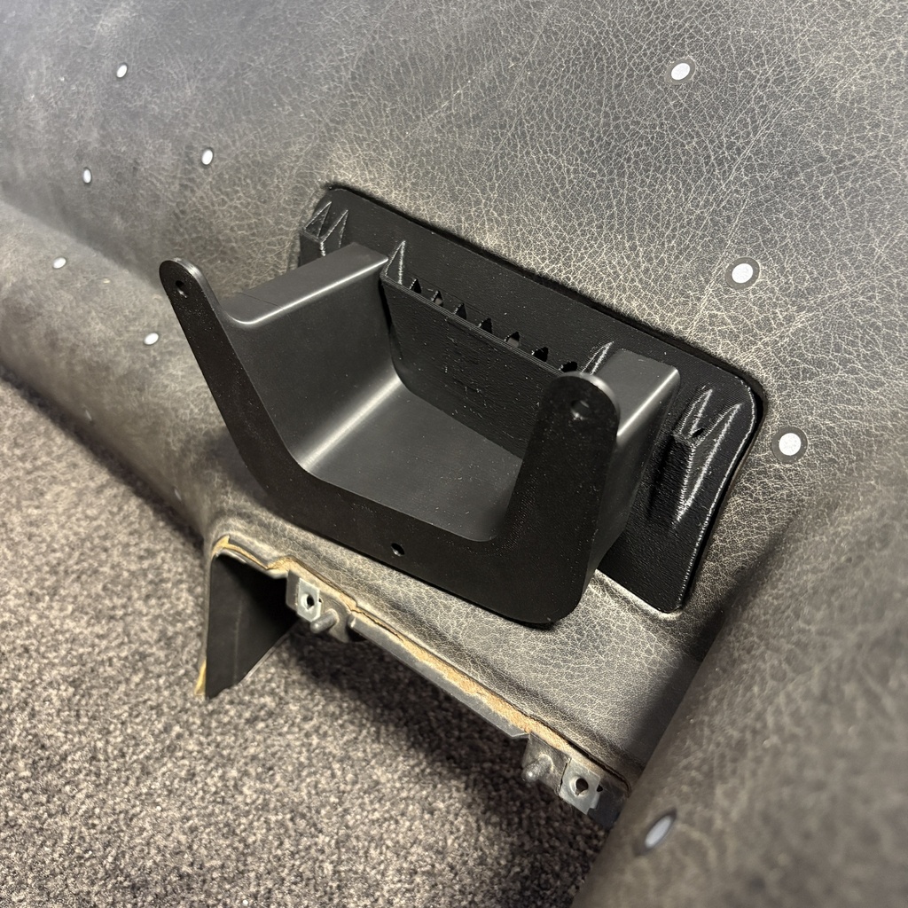 R32 Centre Dash Vent Display Holder Haltech IC-7