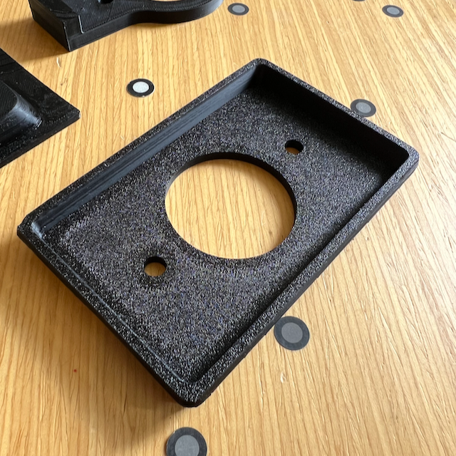 R32 2x4 Keypad Holder Recessed