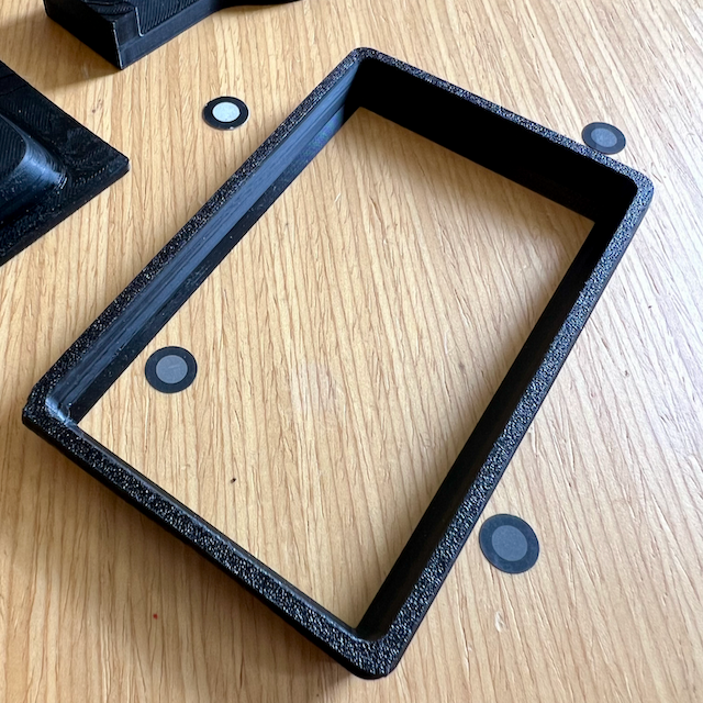 R32 2x4 Keypad Holder Recessed