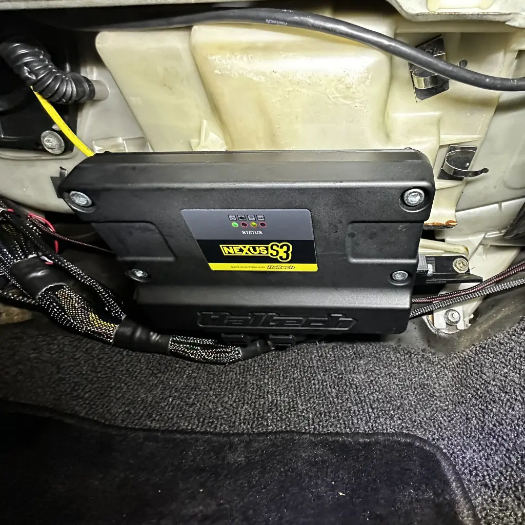 MICHAEL CATES R32 GTR NEXUS S3 ECU MOUNTED 11.webp