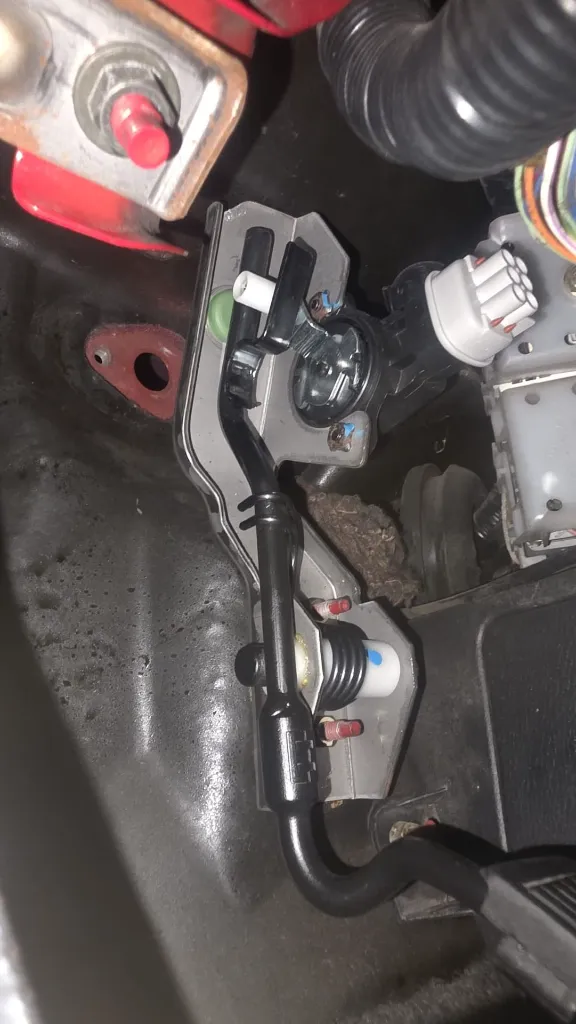 IEE-0073_S14 DBW PEDAL INSTALLED 3.webp