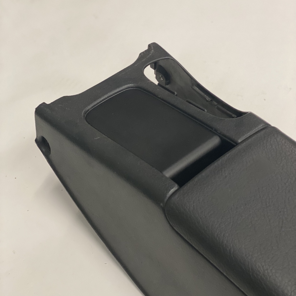 [IEE-0027] R32 Centre Console Insert