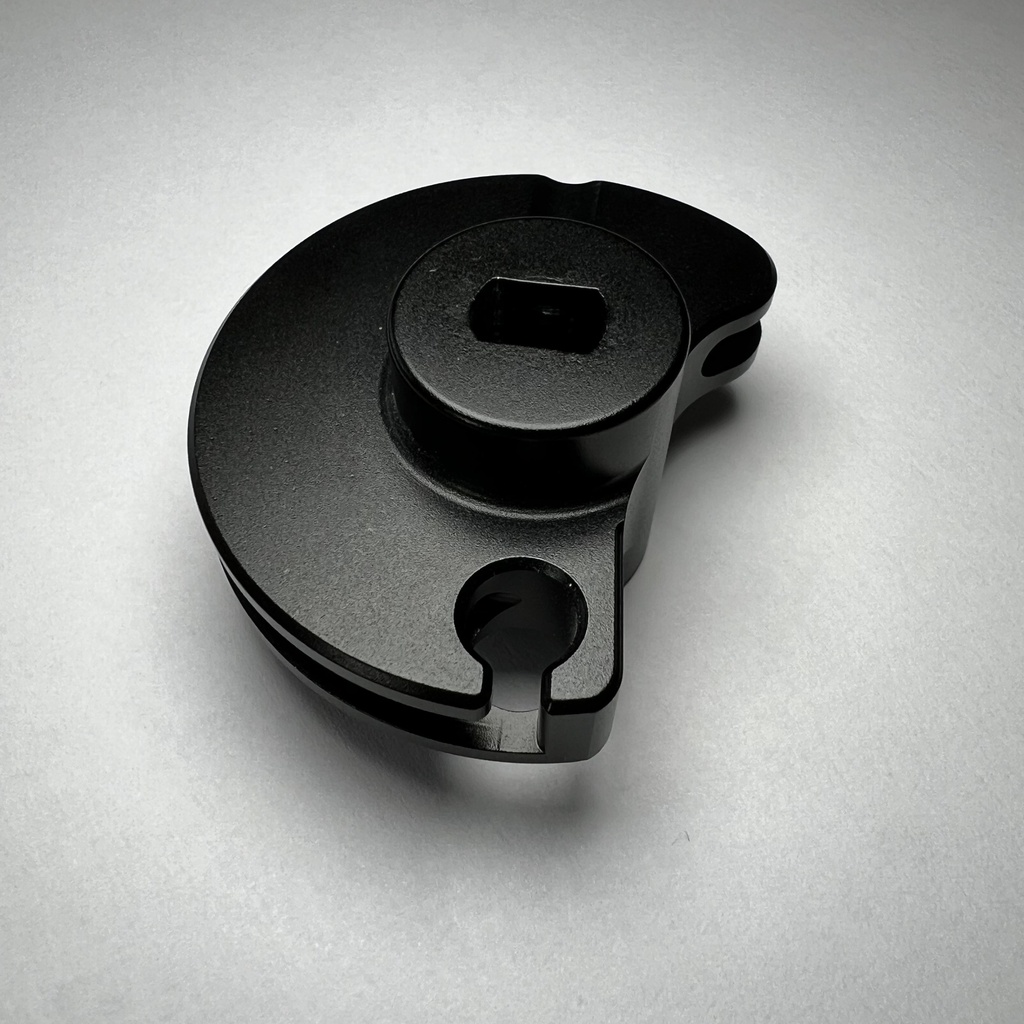 [IEE-0222] RB26 Throttle Shaft Connector With Cable Attachment