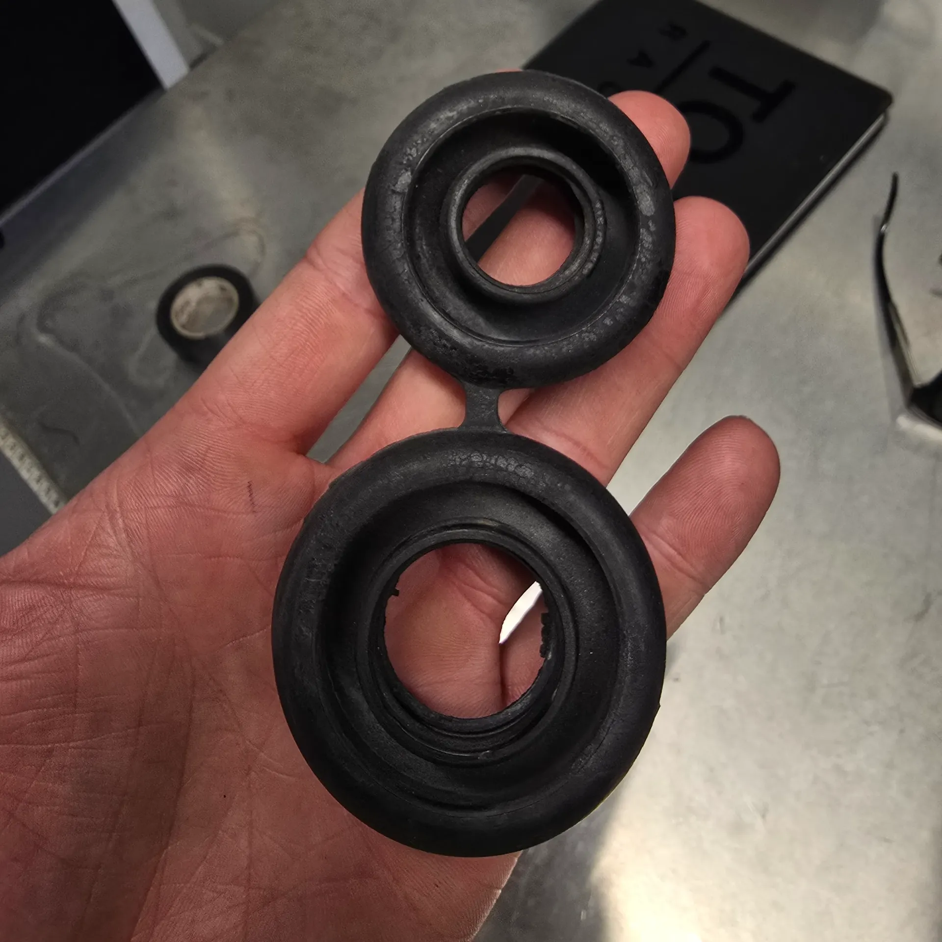 Blanking Grommet 48 OD x 1mm ↧