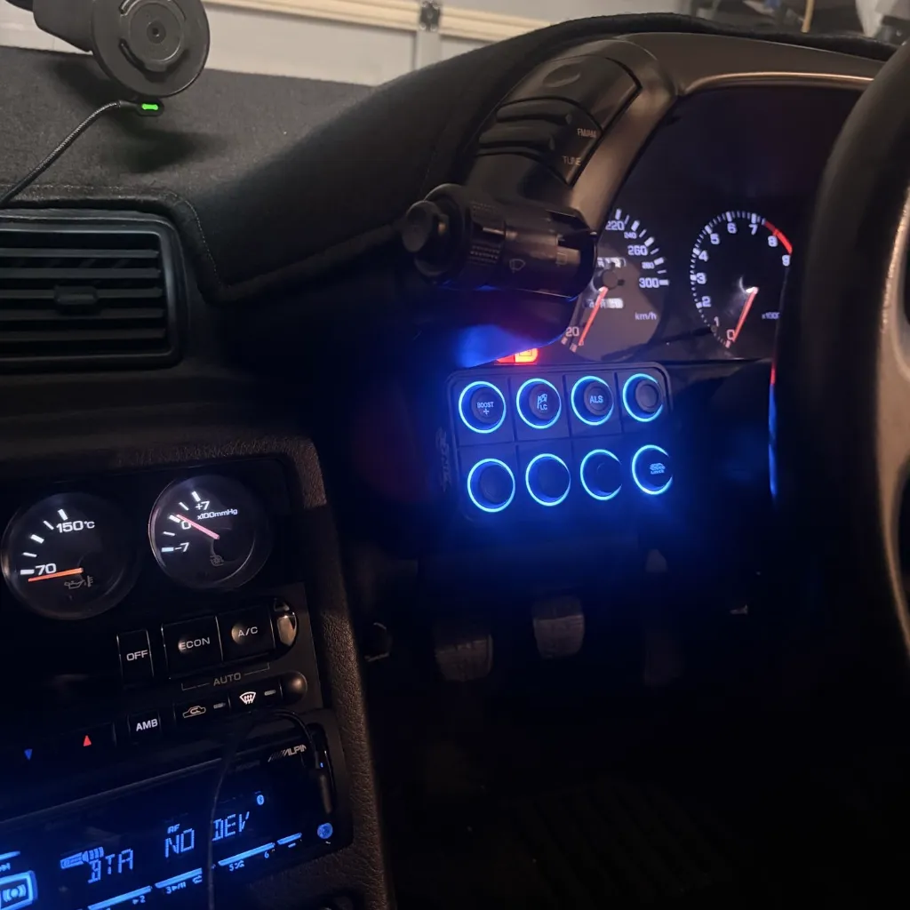 Nissan Skyline R32 CAN Keypad Holder Protruding (Blinkmarine - PKP-2400-SI | 8 Button (2x4))